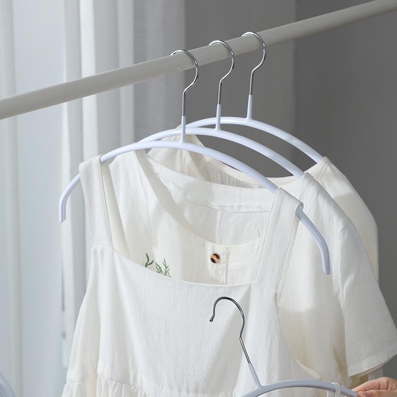 Shimoyama Curved Hanger