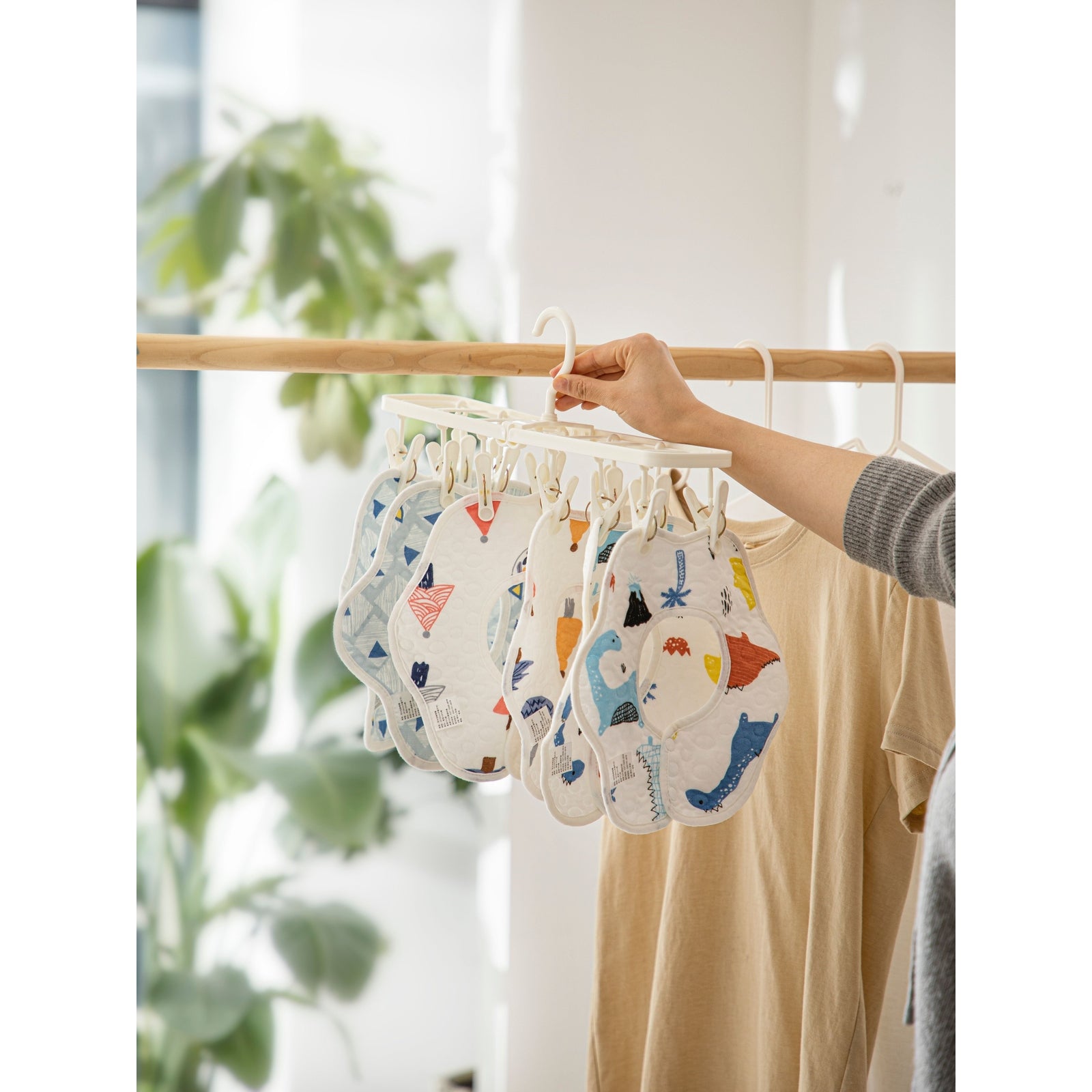 Shimoyama Foldable Clothes Hanger - 12 Pegs