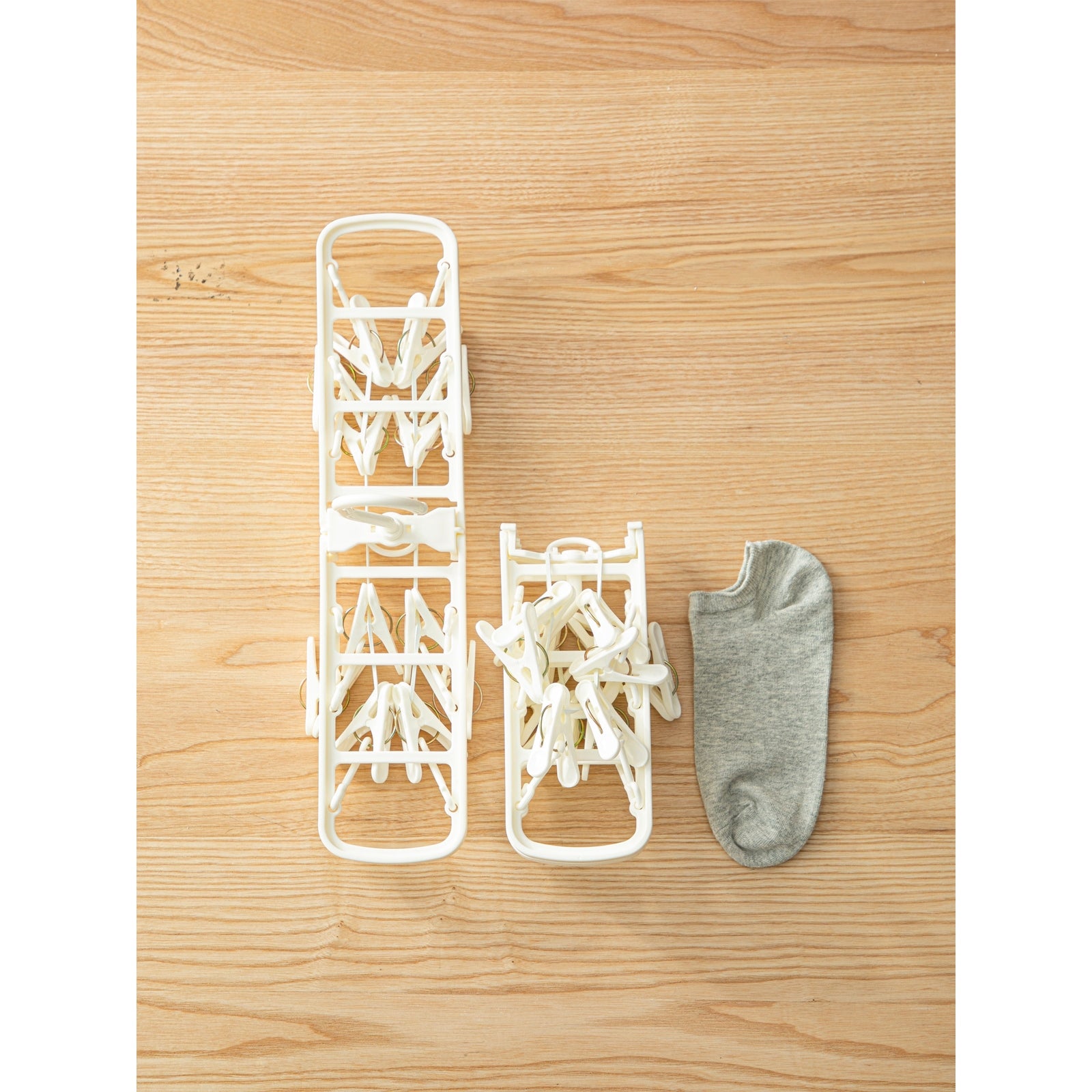 Shimoyama Foldable Clothes Hanger - 12 Pegs