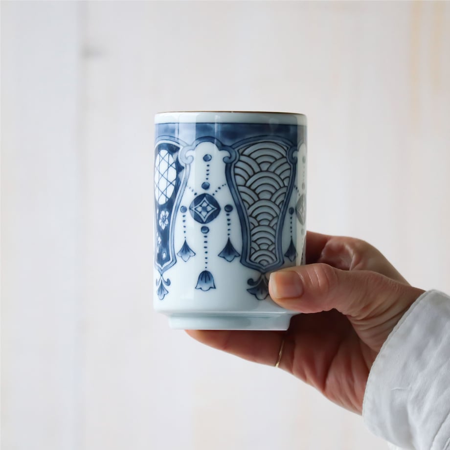 Shonzui Yoraku Motif Sushi Teacup 280ml