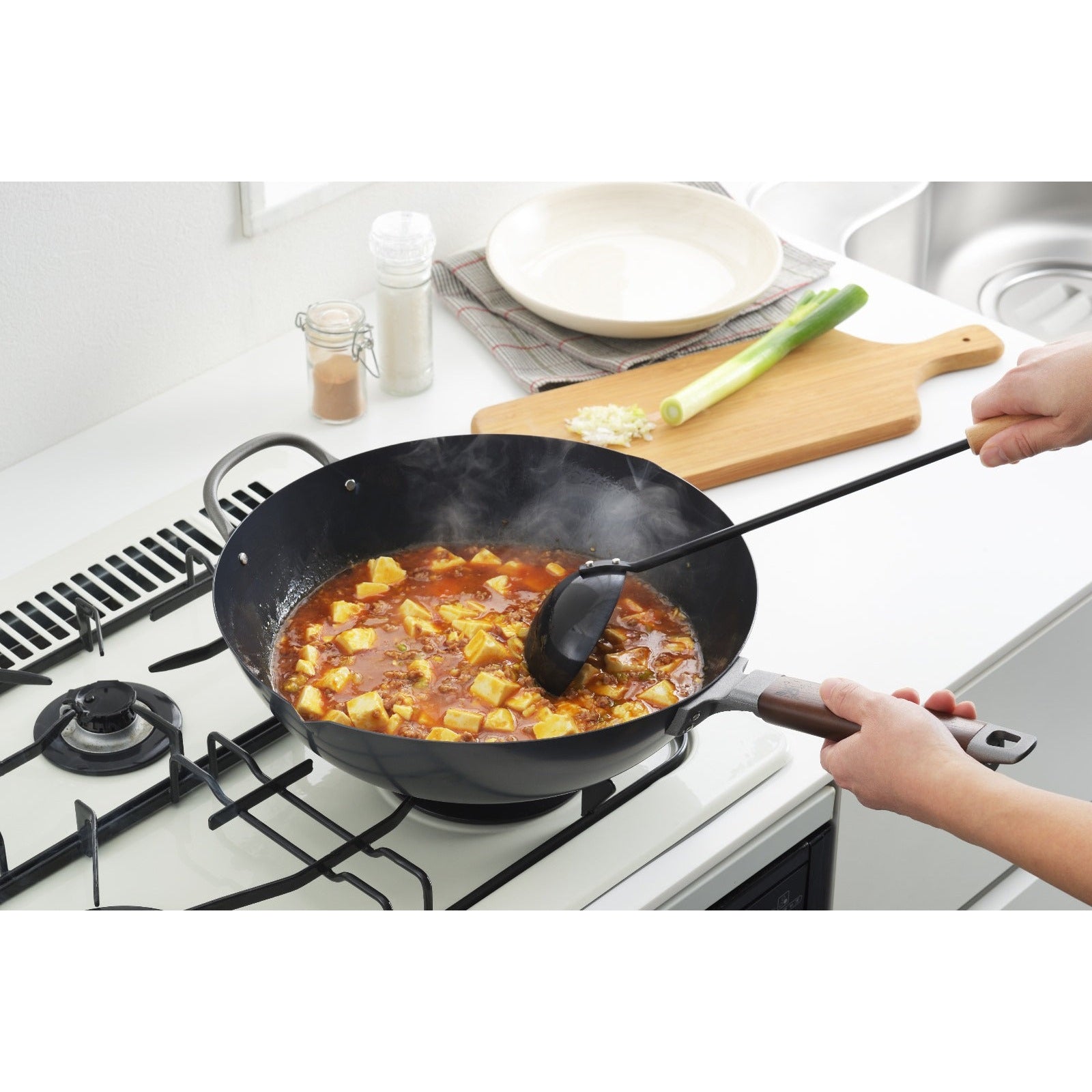 Yoshikawa Nitrided Iron Wok 33cm