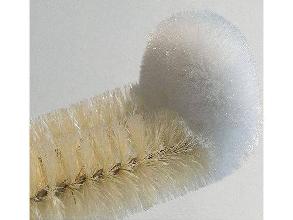 https://minimaru.com/cdn/shop/products/Marna_Carafe_Cleaning_Brush_Minimaru_0_600x.jpg?v=1650854726