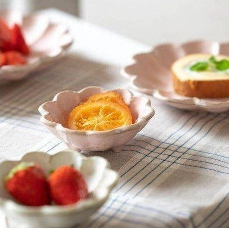 Rinka Pink Porcelain Chrysanthemum Bowl