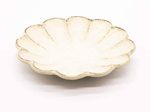 Rinka Porcelain Chrysanthemum Plate Size