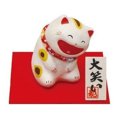 Ryukodo Chigiri Laughing Cat Sit