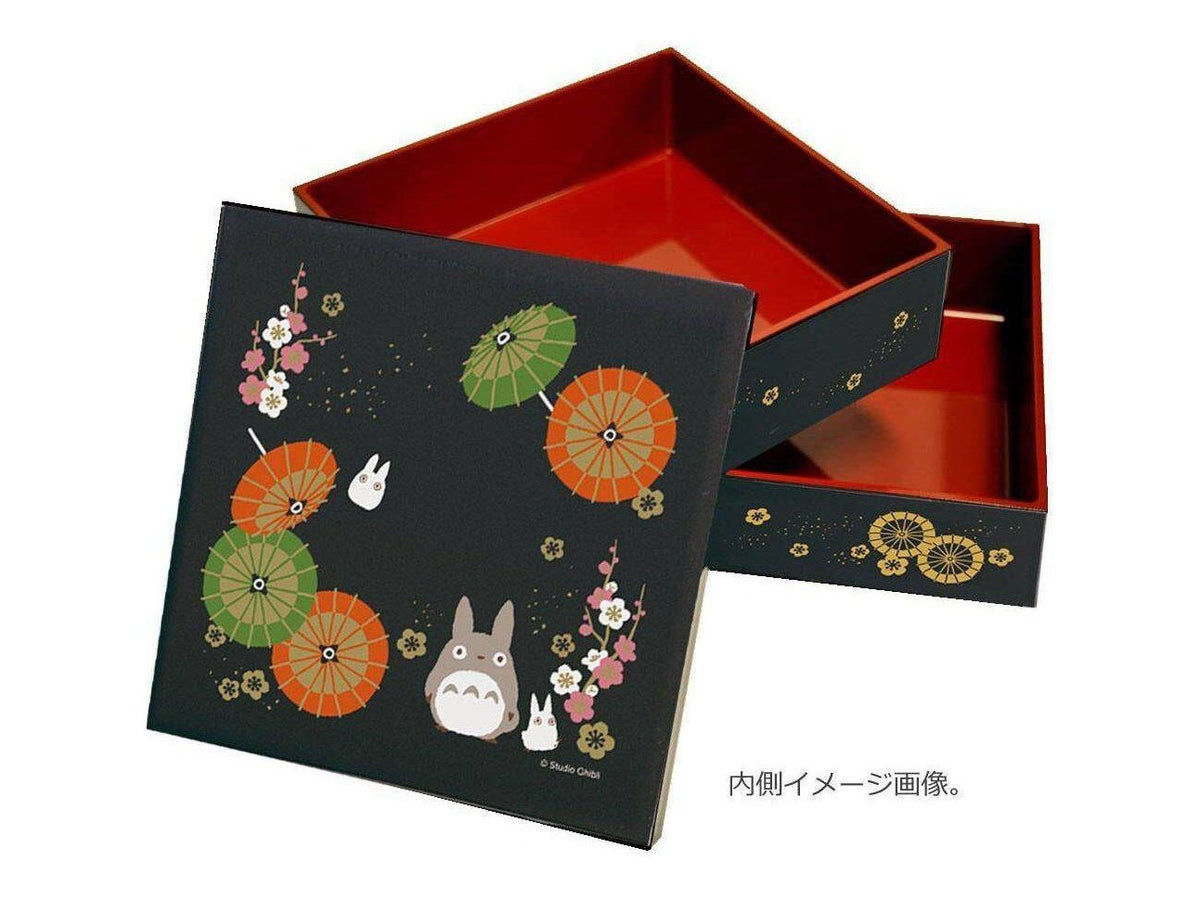 https://minimaru.com/cdn/shop/products/SKATER_Neighbour_Totoro_Tier_Bento_Box_Minimaru_15_1200x.jpg?v=1650852036