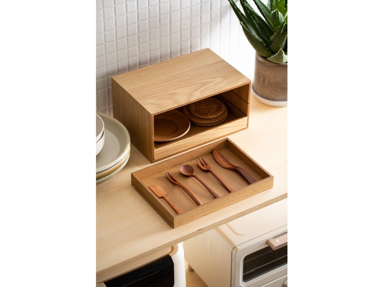 https://minimaru.com/cdn/shop/products/Shimoyama-Wooden-Double-Layer-Storage-Box-Minimaru-1_1600x.jpg?v=1687486538