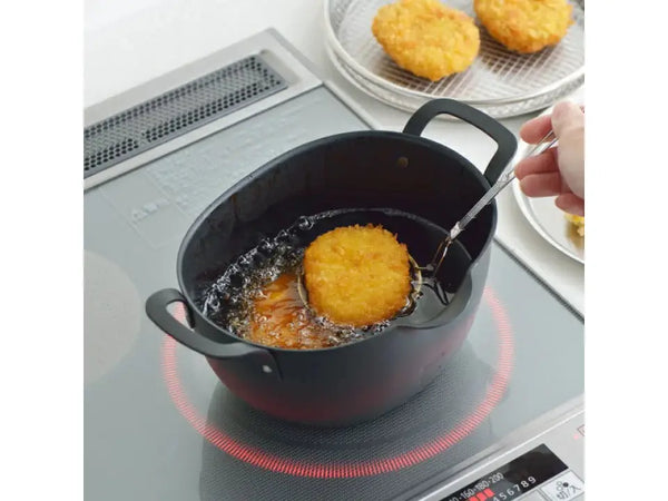 Yoshikawa Aikata Iron Frying Pot, Oval Shape, Induction Compatible, GAS Stoves, Tsubamesanjo, Convenient Pourer